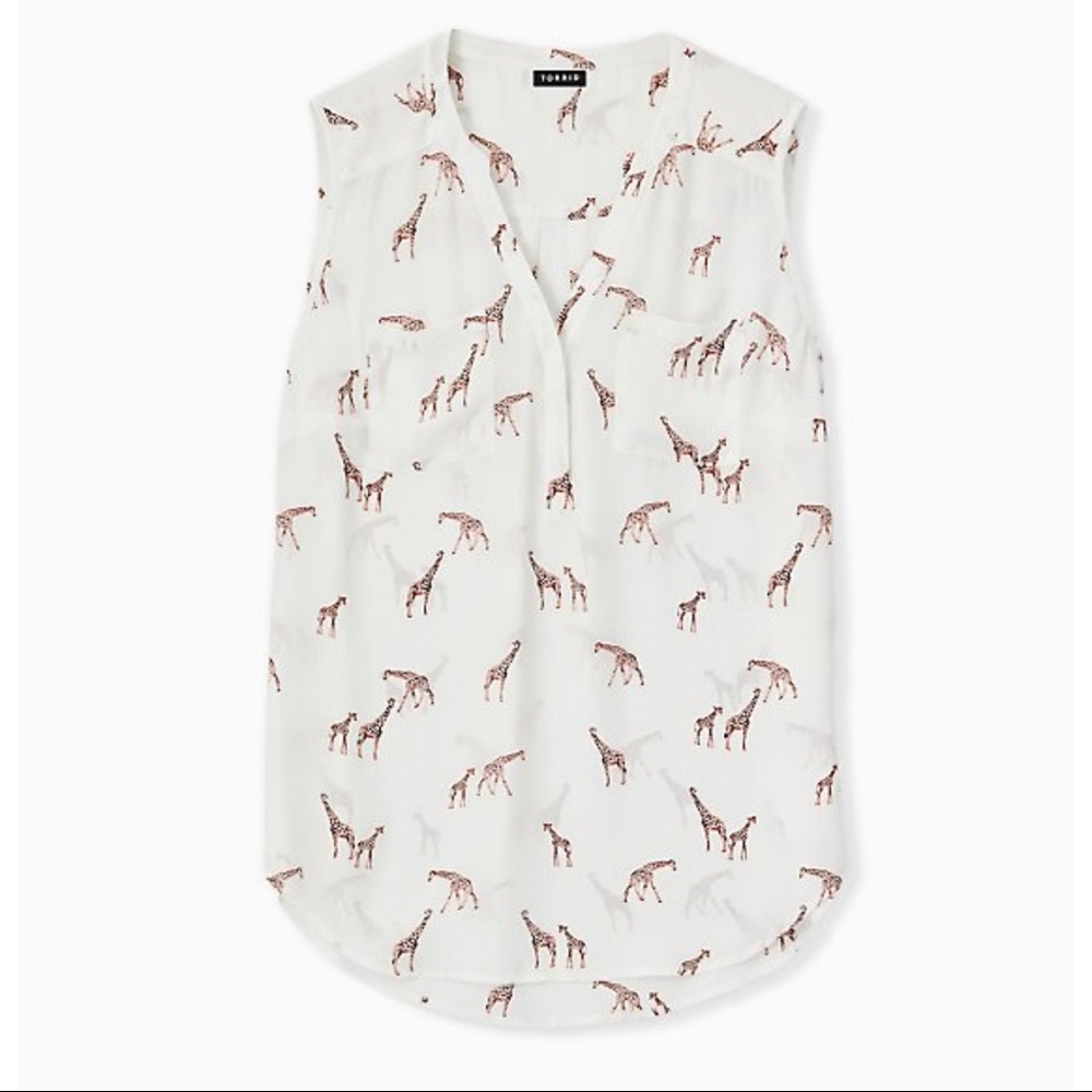 Torrid White pullover Giraffe tank. Size 3